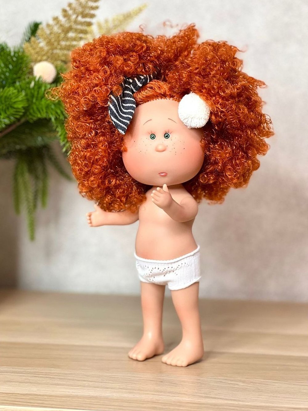 Кукла Nines виниловая 30см MIA в пакете (3403M2)