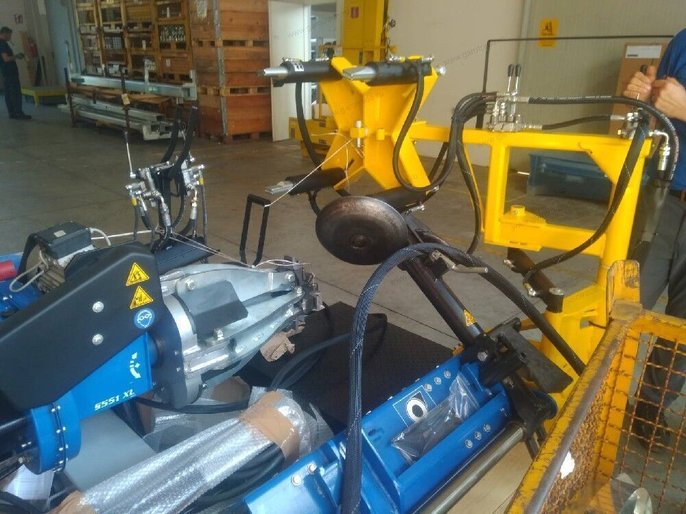 Грузовой шиномонтажный станок для спецколес грузовых автомобилей и спецтехники до 46 (58) дюймов S551 XL MP6 Giuliano