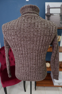 Джемпер лаконичный 48 размер