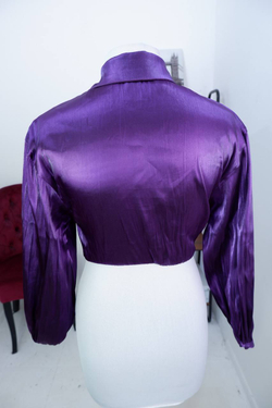 Блузка атласная короткая, визуально на 44 размер