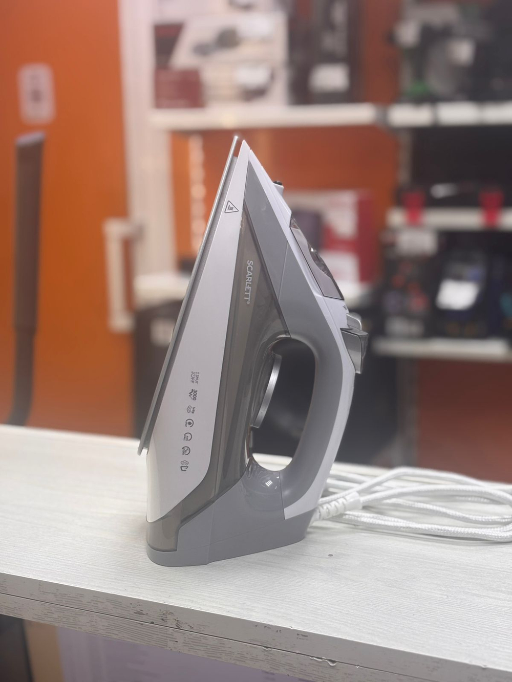 Утюг Scarlett SC-SI30K6