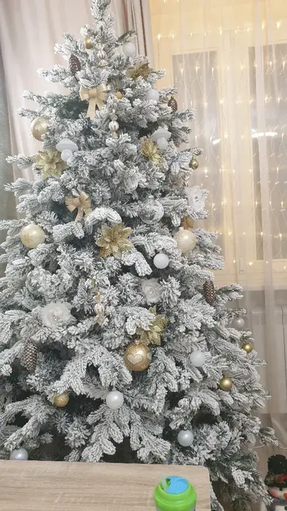 Заснеженная елка с гирляндой «Аляска» (Литая+пвх) 210 см / 2.1 м