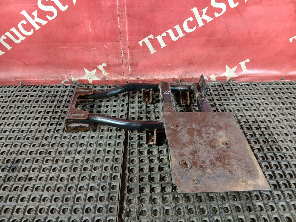 Кронштейн крыла правого