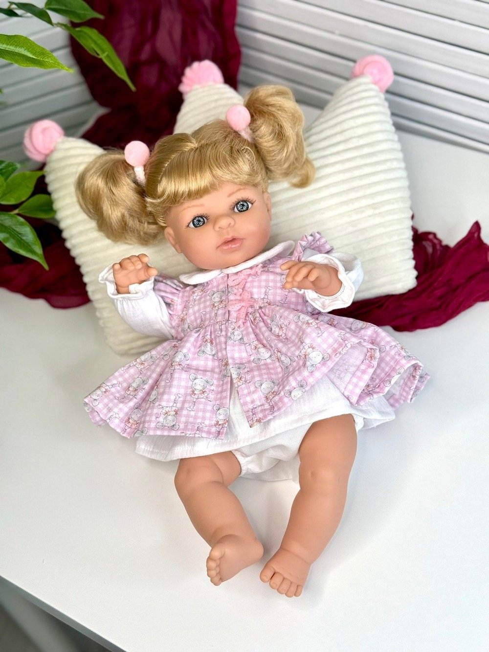 Кукла BERJUAN мягконабивная 40см Laura (1076)