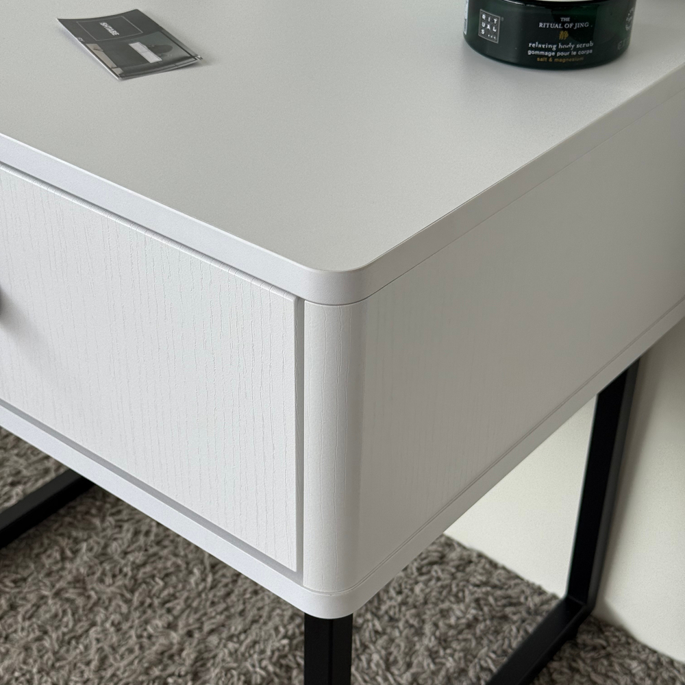 Тумба прикроватная на ножках ROYAL 5301 эко (Белый-Черный-р.черная)