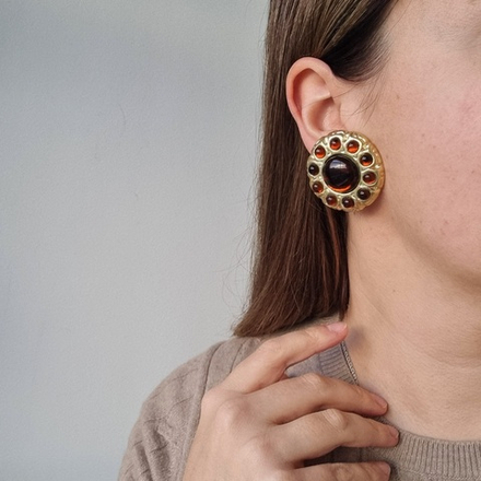 Клипсы с коричневыми кабошономи