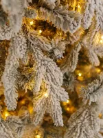 Заснеженная ель с гирляндой «Россо» теплый свет (Литая+пвх) 240 см / 2,4 м