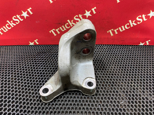 Кронштейн двигателя задний правый 2019г