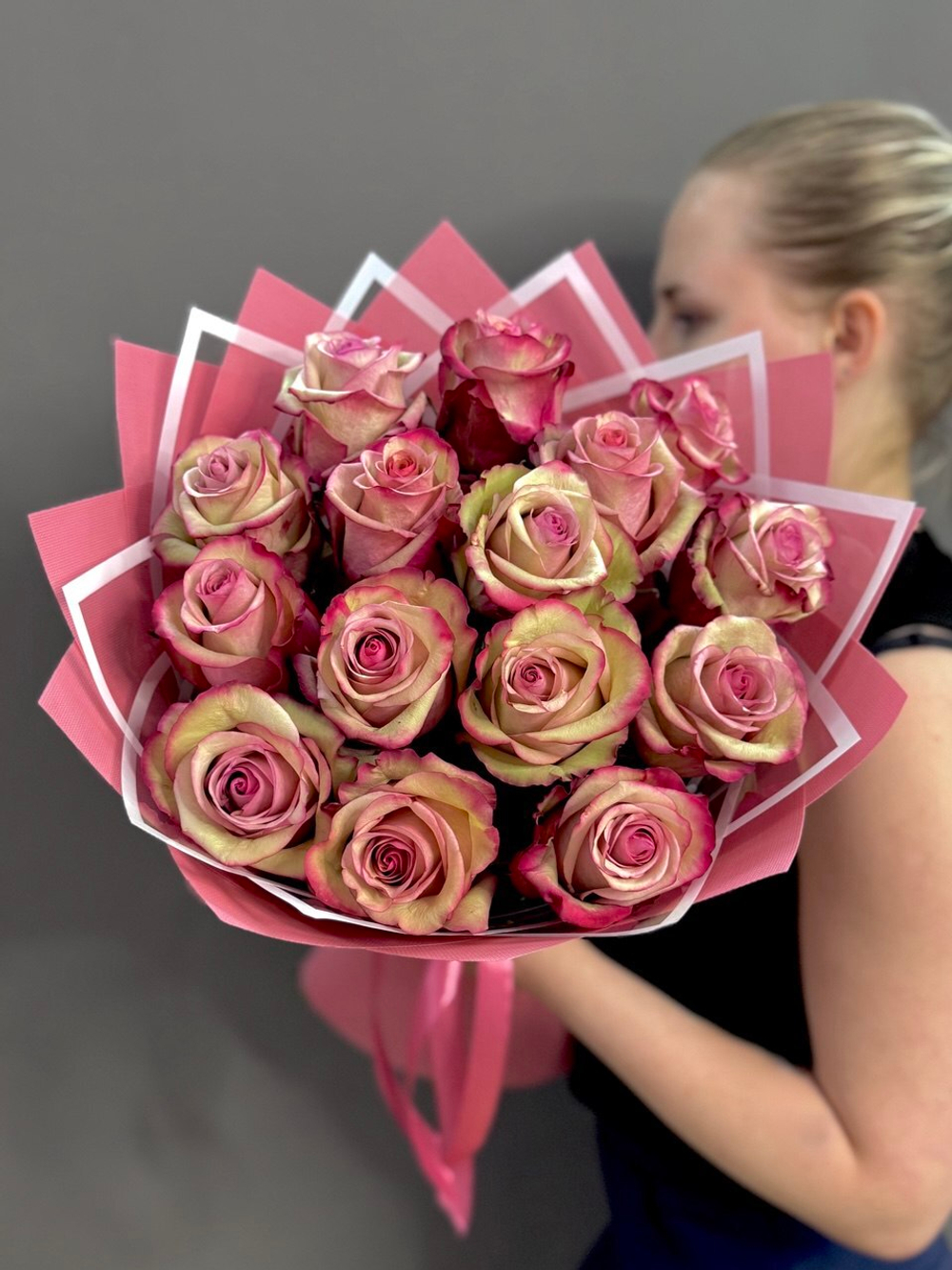 Букет из 15 роз сорта "Винтаж" (Эквадор 60 см)