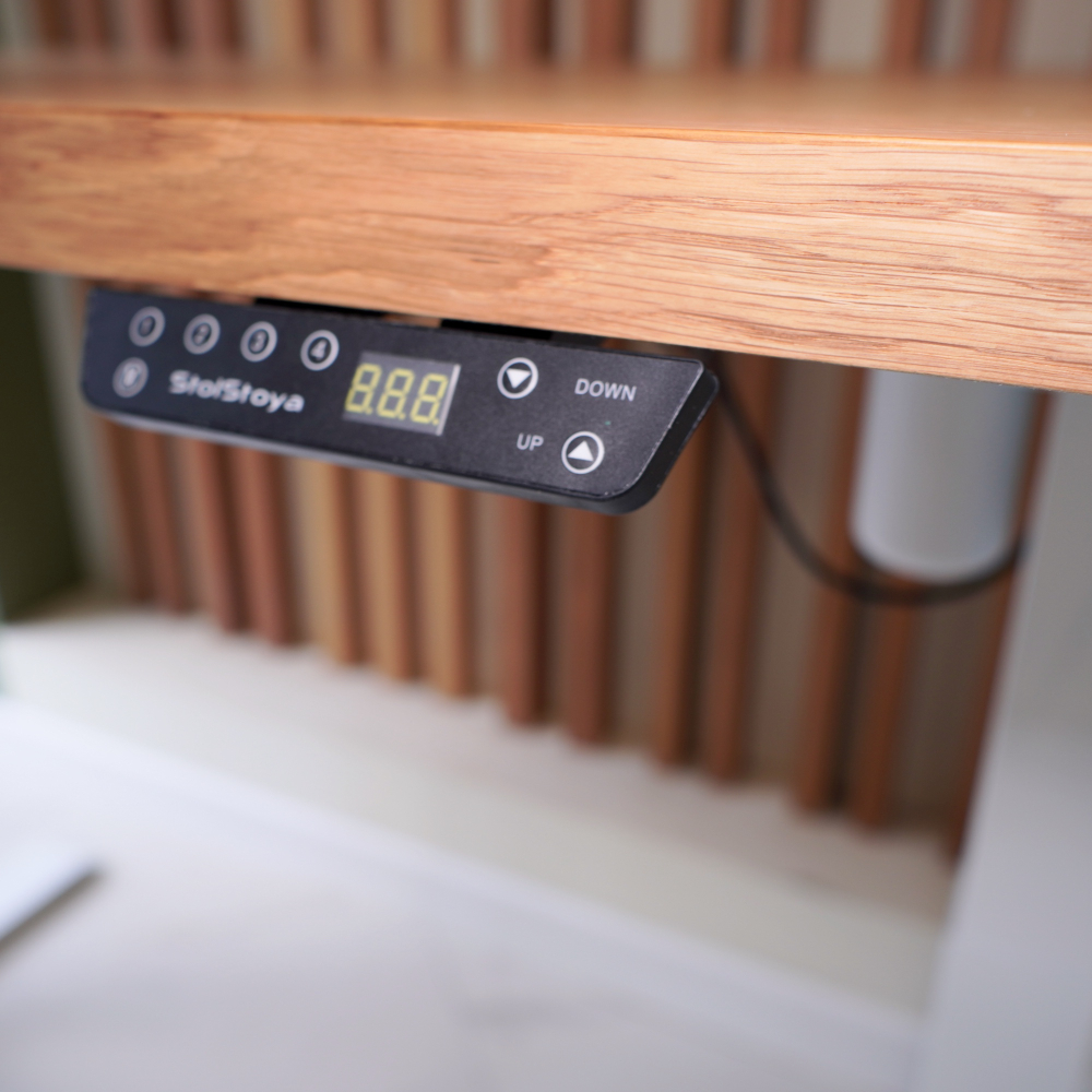 Регулируемый компьютерный стол Motor UP с регулировкой по высоте — столешница МДФ дуб европейский