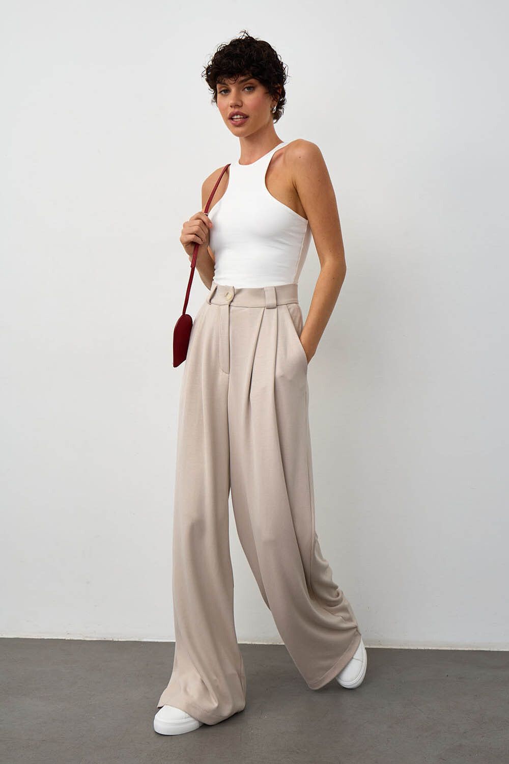 Майка из хлопка кремового цвета