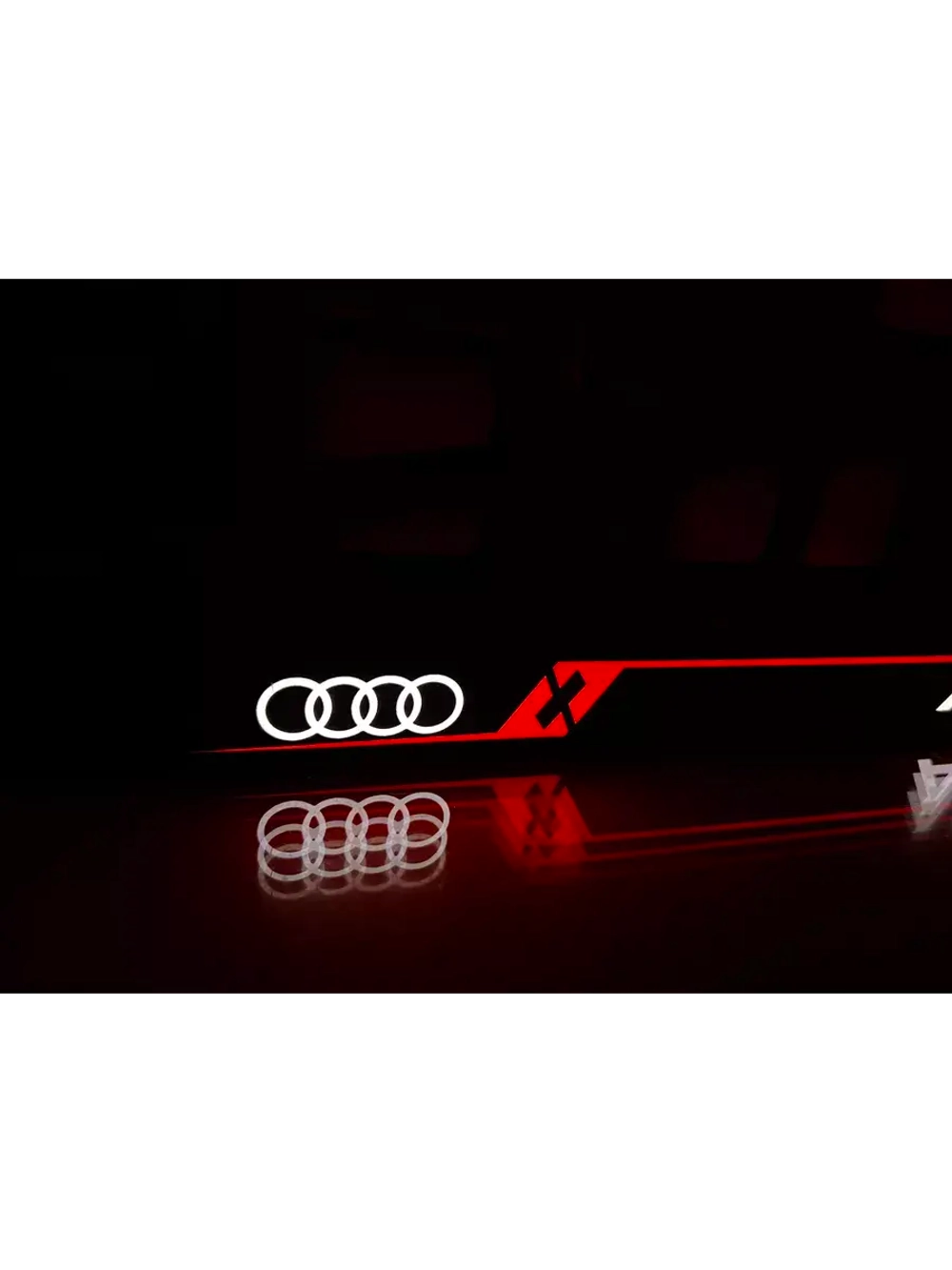Рамка для номера с LED подсветкой надписи RL. Audi.
