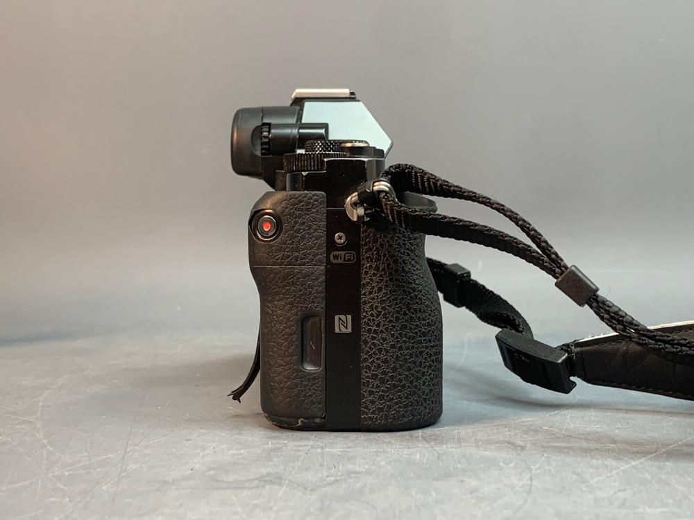 Sony A7S 110.000 кадров, проскакивает колесо управление выдержкой