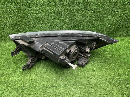 Фара правая Lada Granta (2018-н.в.) галоген