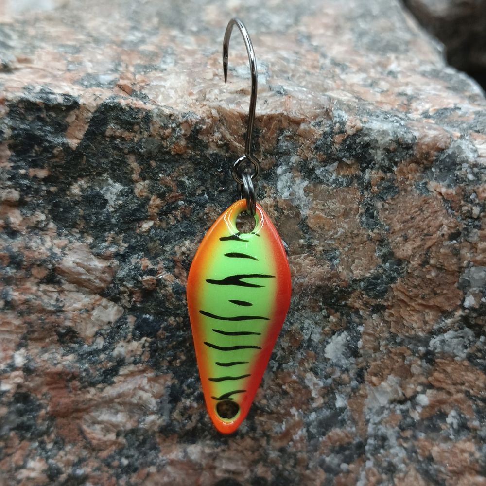 Блесна Micro Atom 2.5 гр Col:018