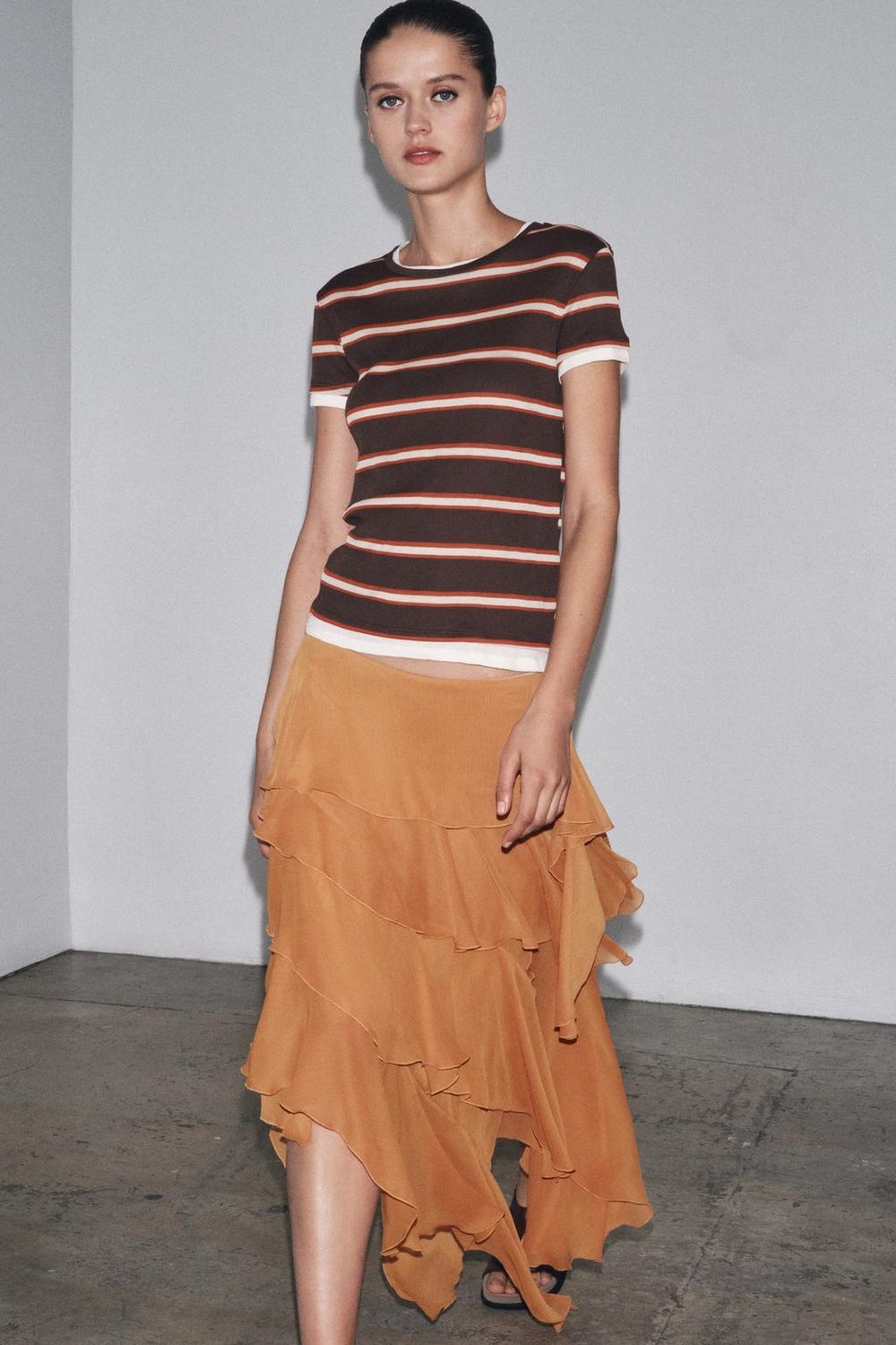 ZARA ФУТБОЛКА ДВОЙНАЯ В ПОЛОСКУ, ШОКОЛАДНО-КОРИЧНЕВЫЙ