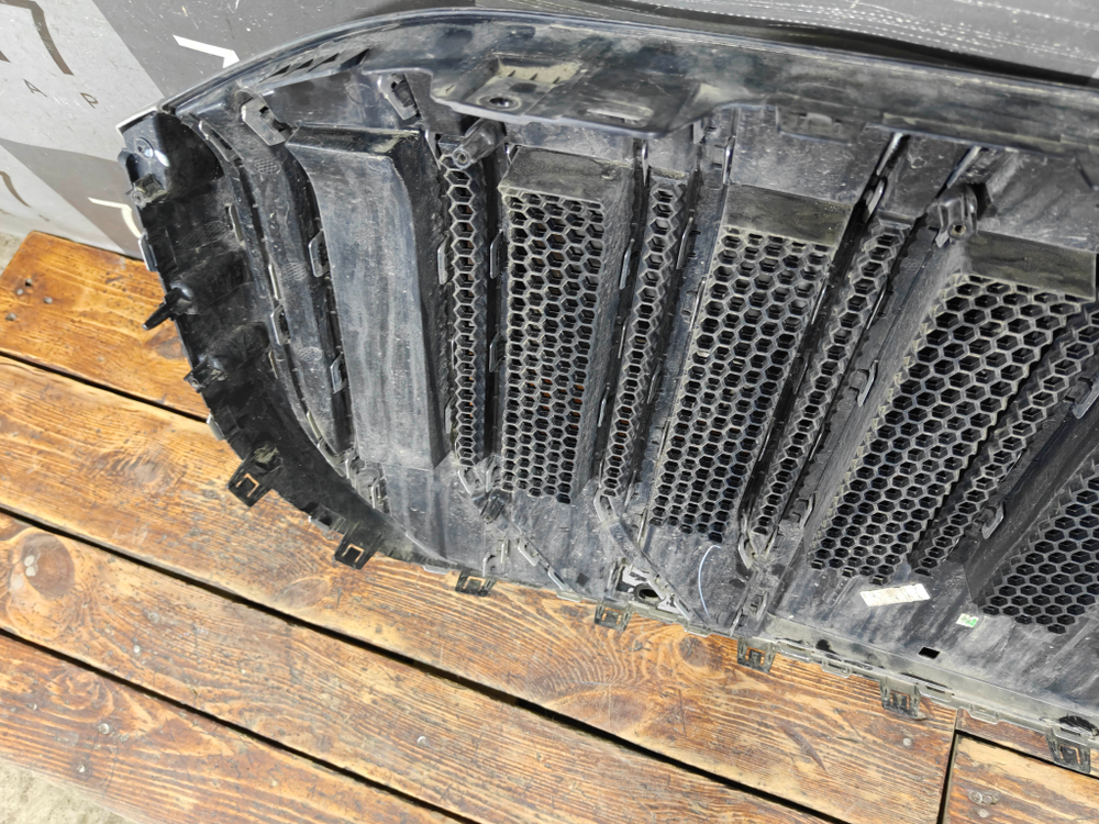 Решетка радиатора Voyah Dream 21-нв Б/У Оригинал 280328005JK02