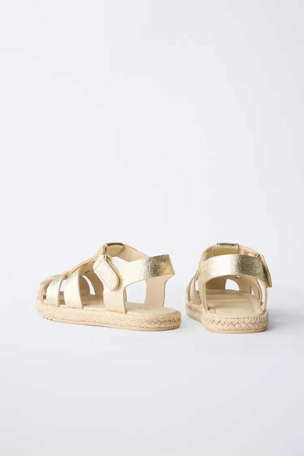 ZARA САНДАЛИИ С МЕТАЛЛИЧЕСКИМИ РЕМЕШКАМИ, ЗОЛОТОЙ