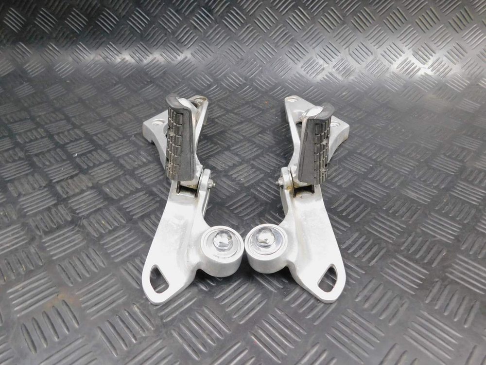 Подножки пассажирские Yamaha TDM850 RN03J 2001