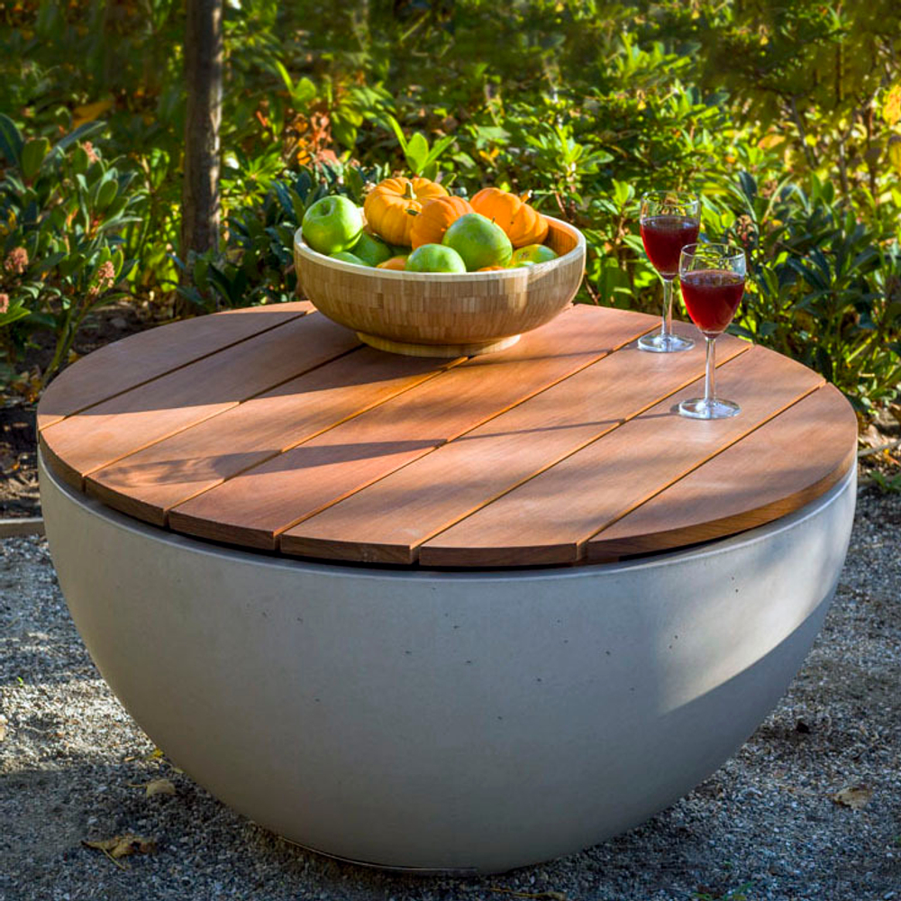 Деревянный столик для костровой чаши