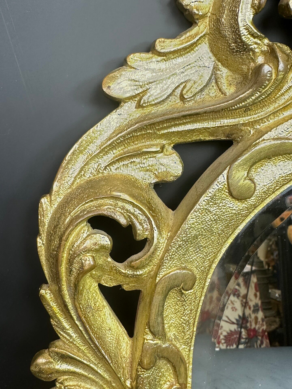 Массивное бронзовое зеркало