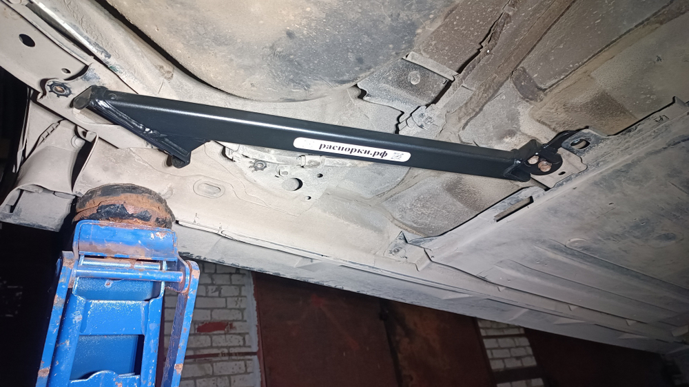 Распорки средние нижние боковые Subaru Outback 5 (BS), Subaru Legacy 6 (BN, BS) (ПОД ЗАКАЗ)