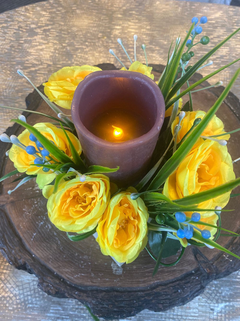 Полянка со светодиодной восковой свечой на утяжеленной подставке