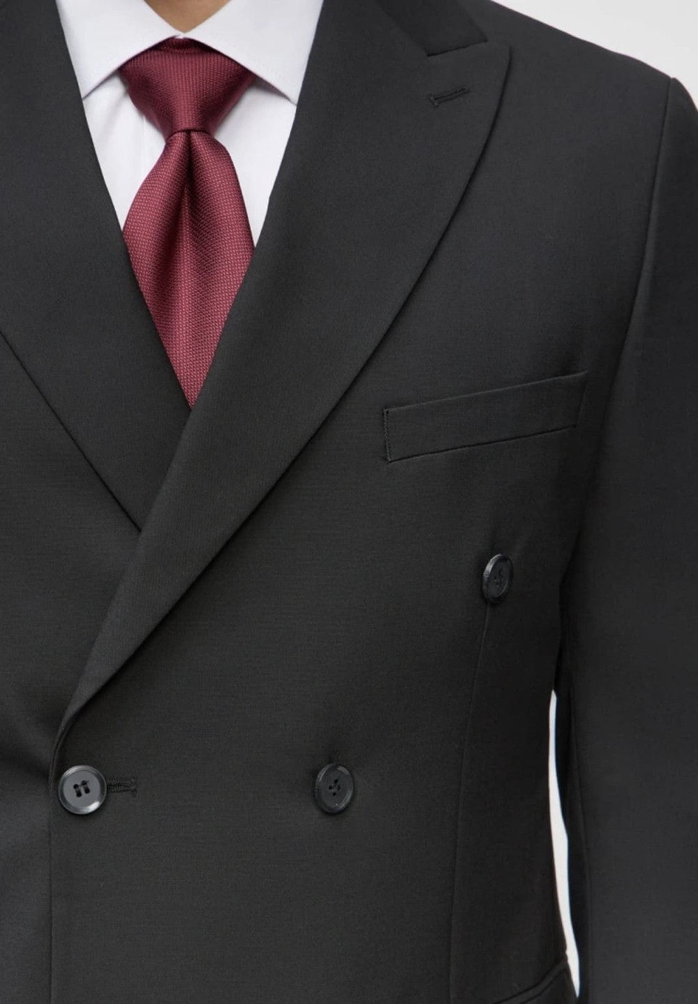 Мужской костюм двубортный (черный) В71