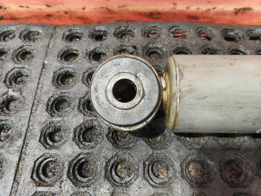 Амортизатор задний 2022г