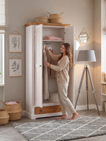 Шкаф для одежды Асти из МДФ и натурального дуба