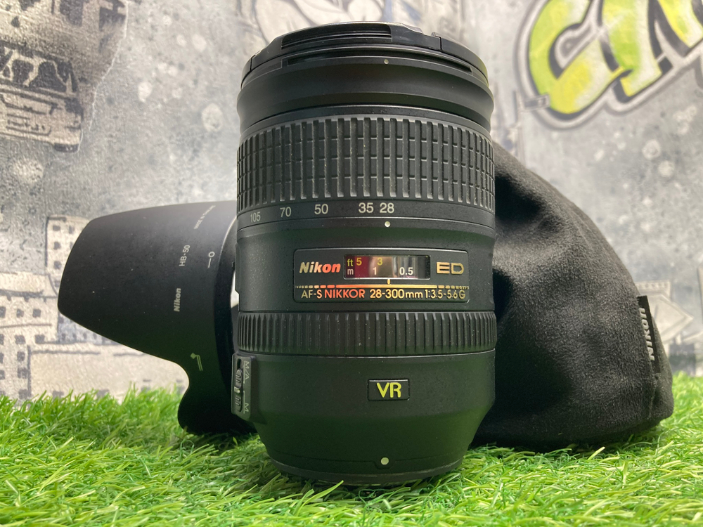 Nikon 28-300mm 3.5-5.6G ED VR AF-S Nikkor