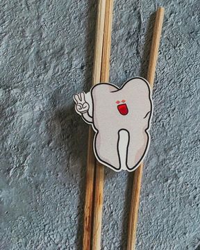 Значок деревянный (брошь)  Зуб. Fire Pin