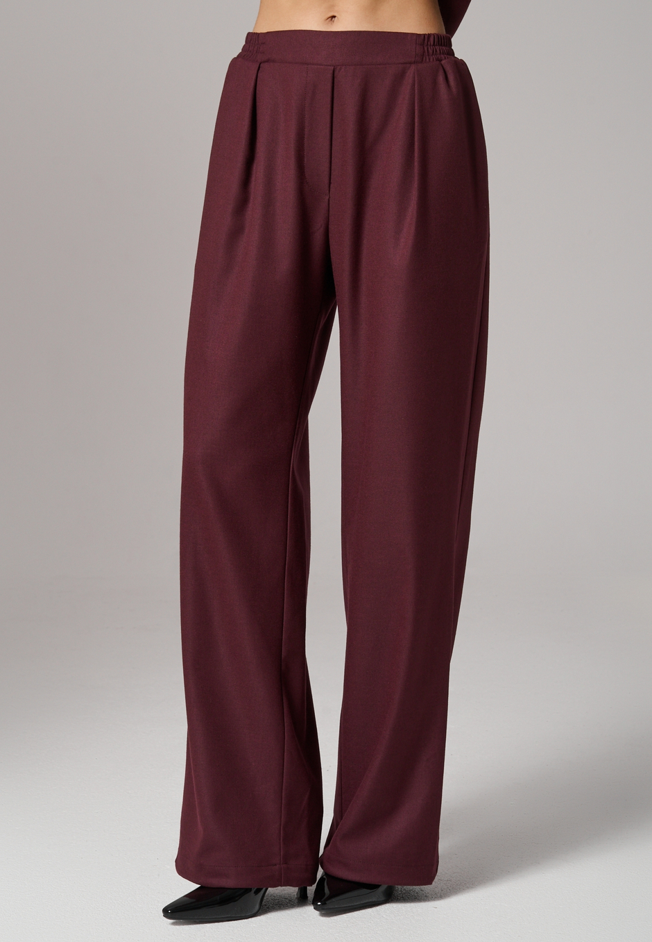 Брюки с поясом на резинке бордовые