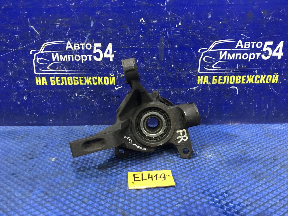 Ступица передняя правая TOYOTA CORSA 1991