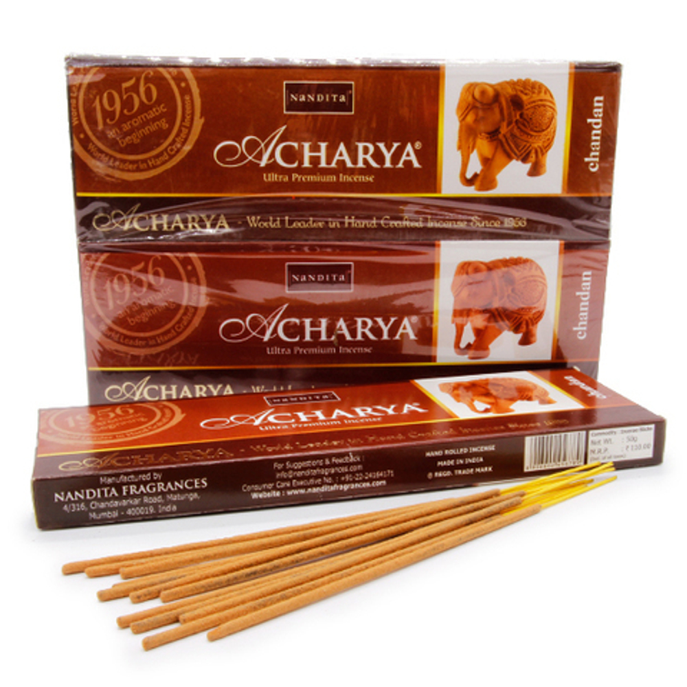 Nandita Acharya Chandan Благовоние-масала Ачарья Чандан (красный сандал, голобой лотос), 50 г