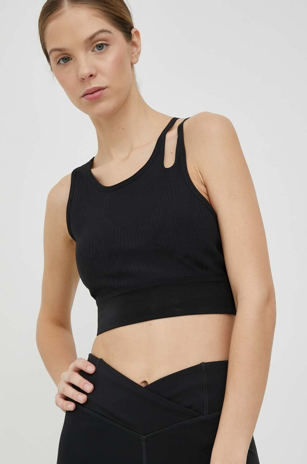 REEBOK KNIT TRAINING CROP HS7803 Ashop.ru