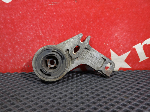 Кронштейн радиатора левый