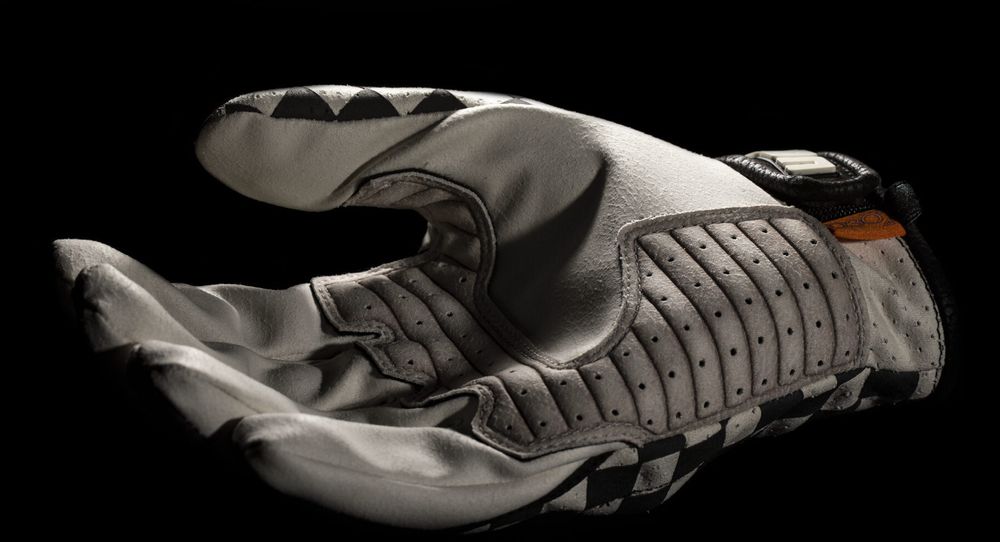 Airform Slabtown CE Gloves / Черно-белый