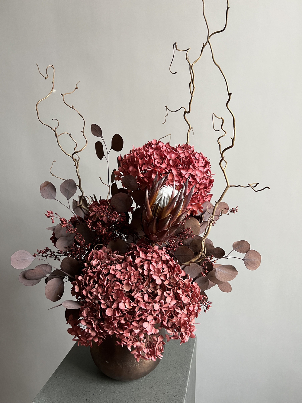 Композиция в кашпо Сентера M