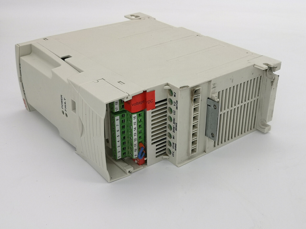 Частотный преобразователь ABB ACS 355-03E-03A3-4 1.1kW 3aua0000058185