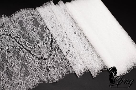 01-38 Кружево шантильи 26 см, айвори 004