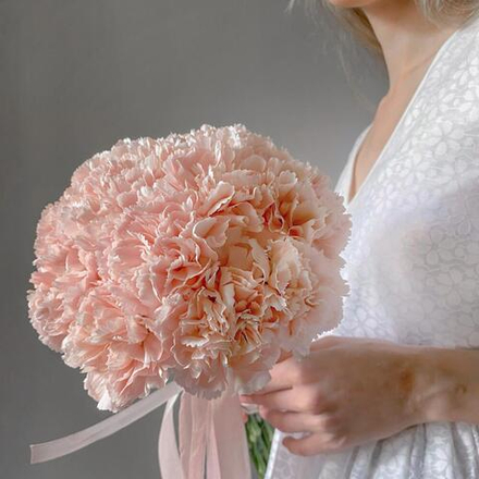 Букет невесты из розовых гвоздик