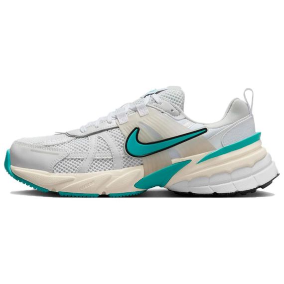 NIKE V2K Run Беговые кроссовки Низкие Белый Бежевый Зеленый Женские