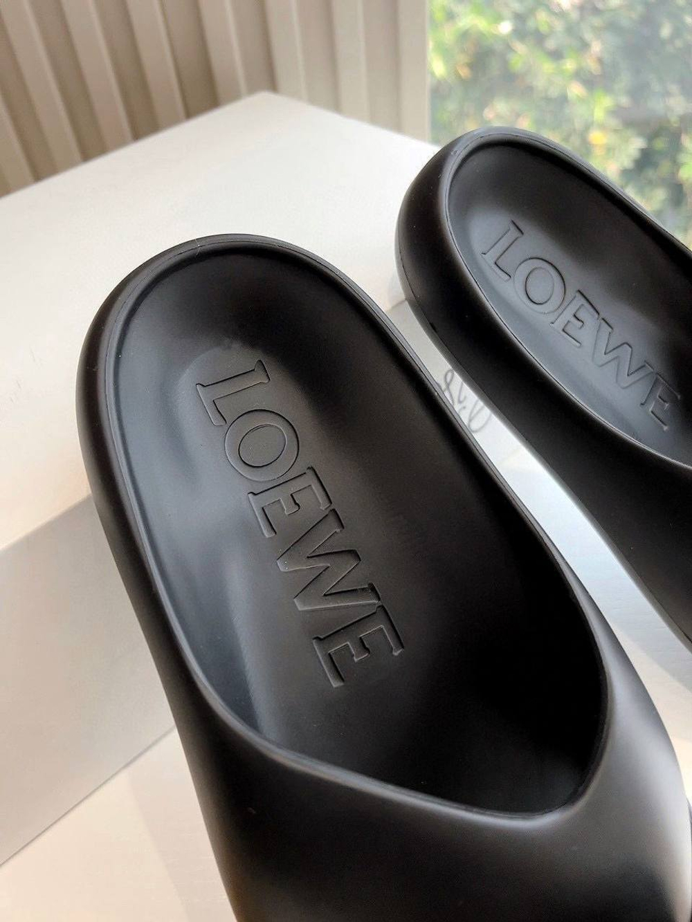 Шлепанцы Loewe