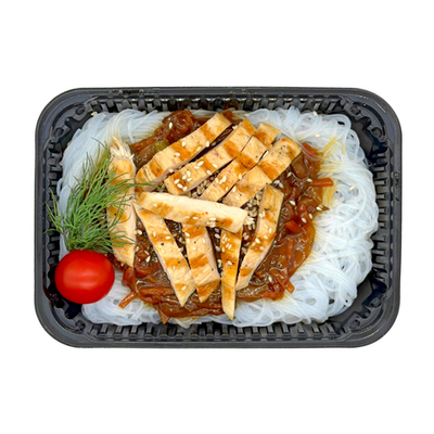 Фунчоза по-азиатски с курицей на гриле