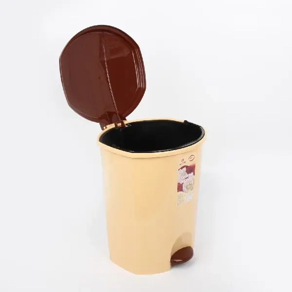 Ведро для мусора с педалью 18л (Эльфпласт) (Р)