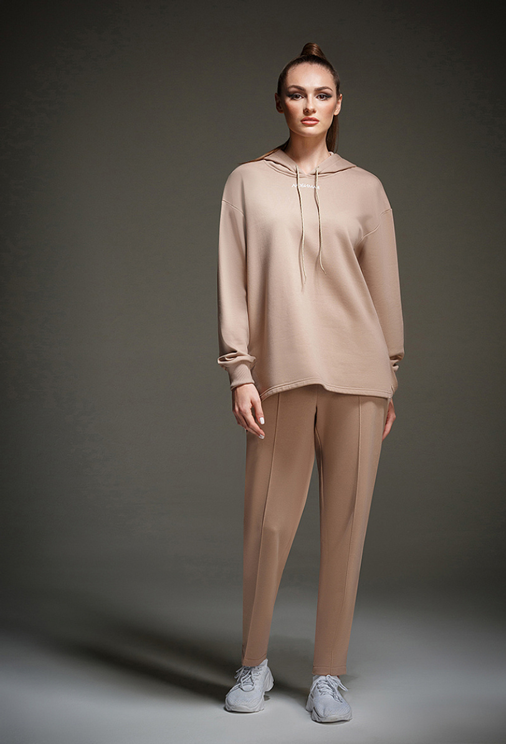 Fall/Winter 2021, Трикотажный спортивный костюм с капюшоном