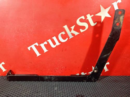 Кронштейн трапа над ящиком АКБ