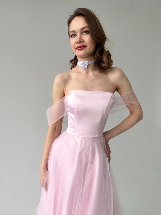 Нарядное платье со спущенными плечами и пышной юбкой (розовый)