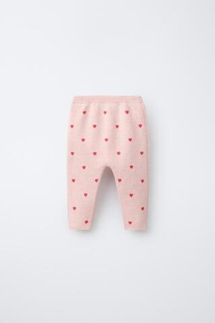 ZARA ТРИКОТАЖНЫЕ БРЮКИ С СЕРДЦАМИ, РОЗОВЫЙ